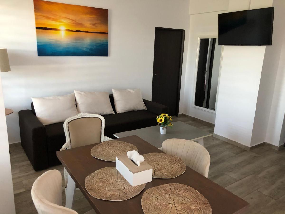 Lotus Northsea Apartment Mamaia Exterior photo