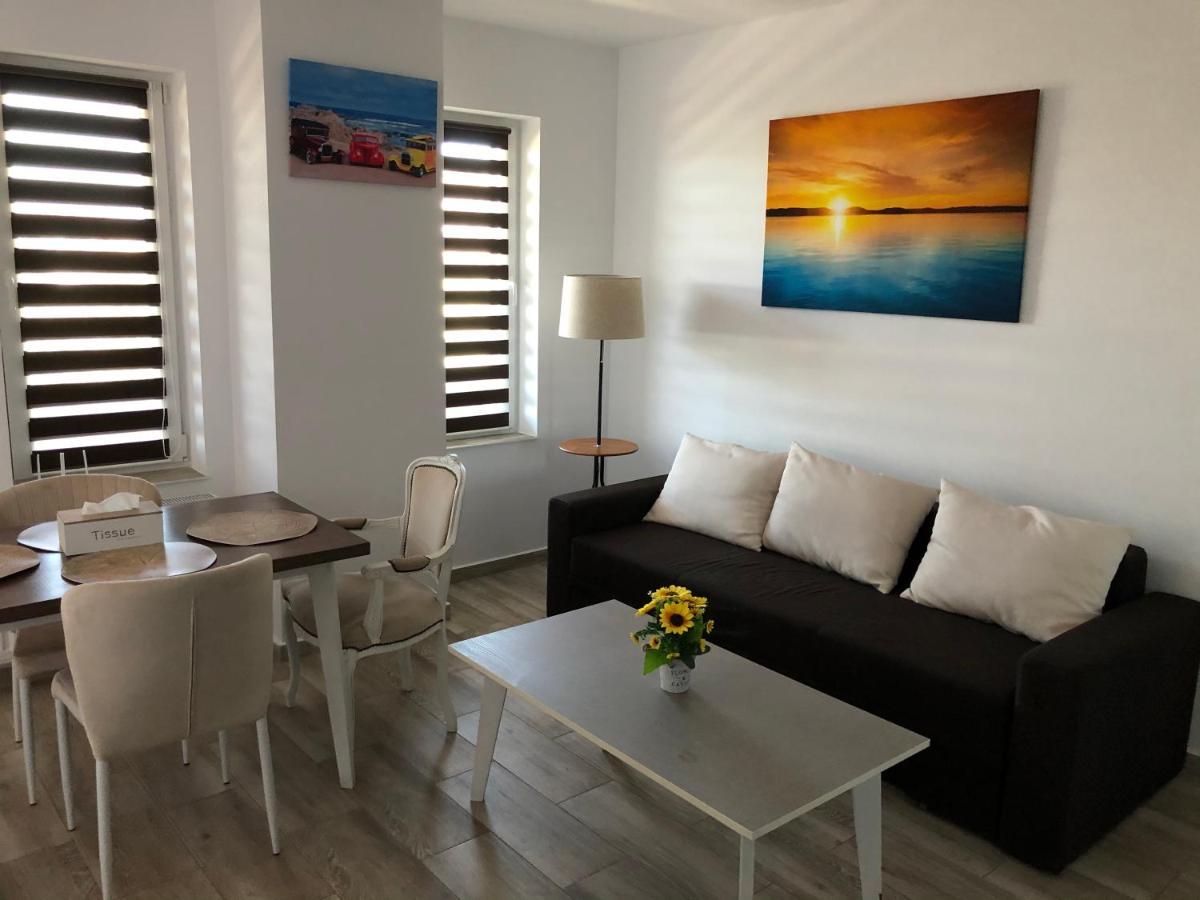 Lotus Northsea Apartment Mamaia Exterior photo