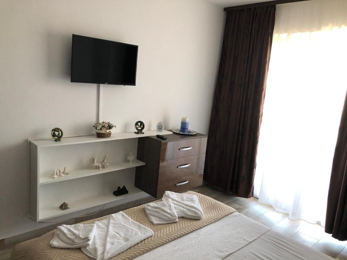 Lotus Northsea Apartment Mamaia Exterior photo