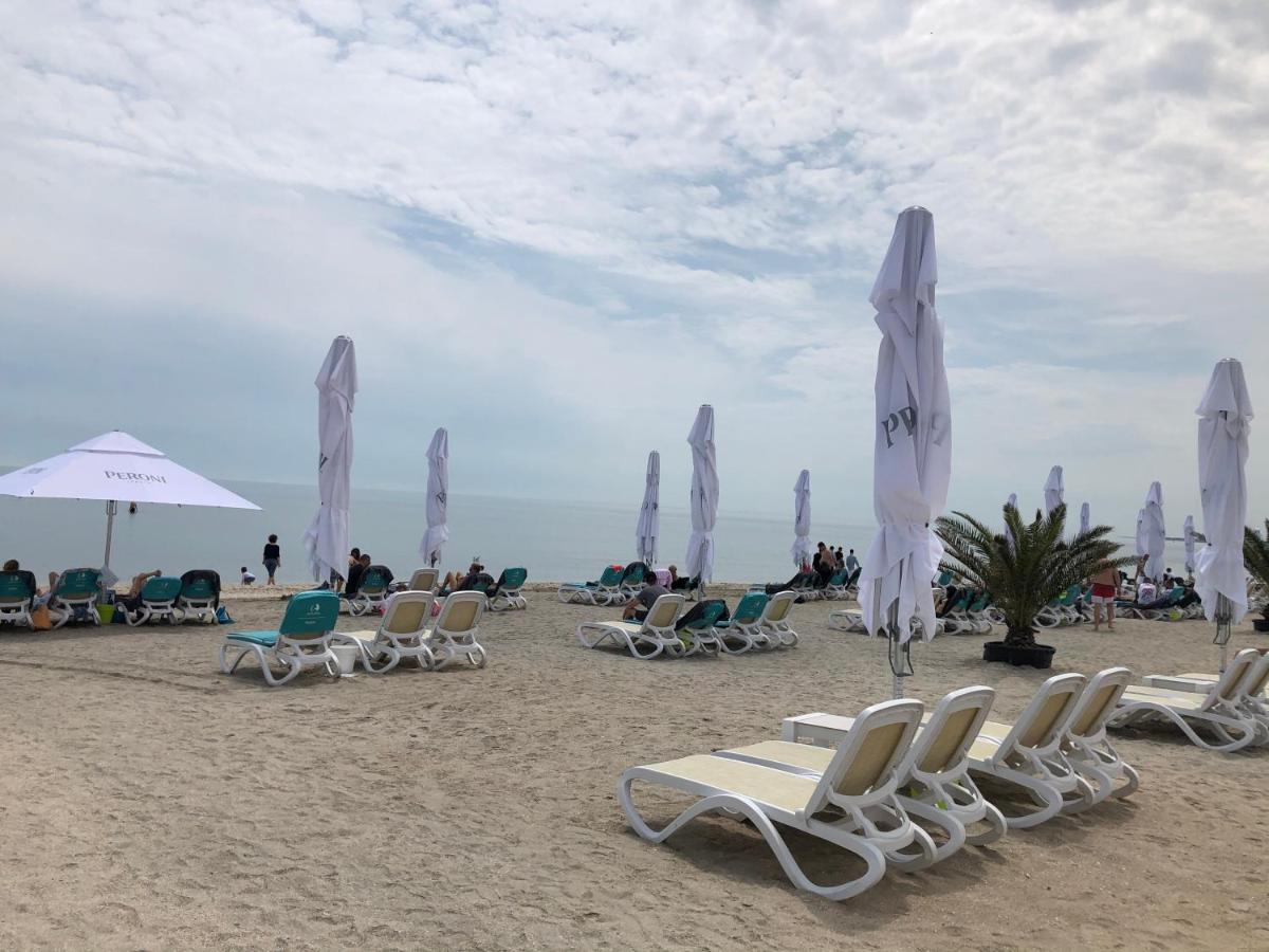 Lotus Northsea Apartment Mamaia Exterior photo